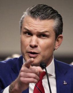 Jefe del Pentágono dice que ataques contra Irán se intensificaran  